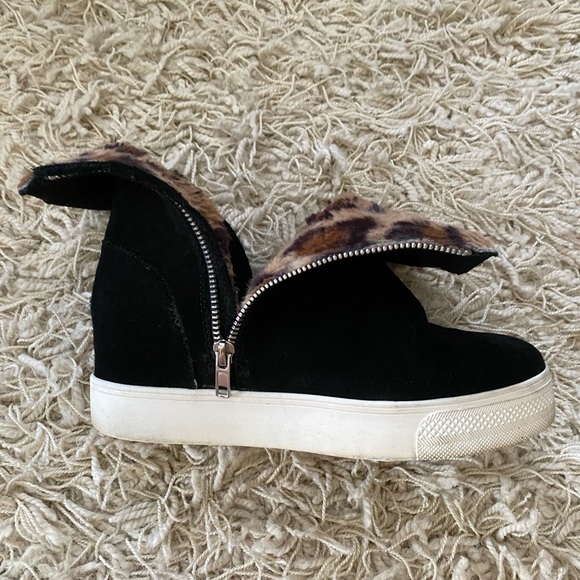 STEVE MADDEN WANDA - BLACK SUEDE FUR-LINED PLATFORM/HIDDEN WEDGE SNEAKER BOOTIE - Picture 6 of 10